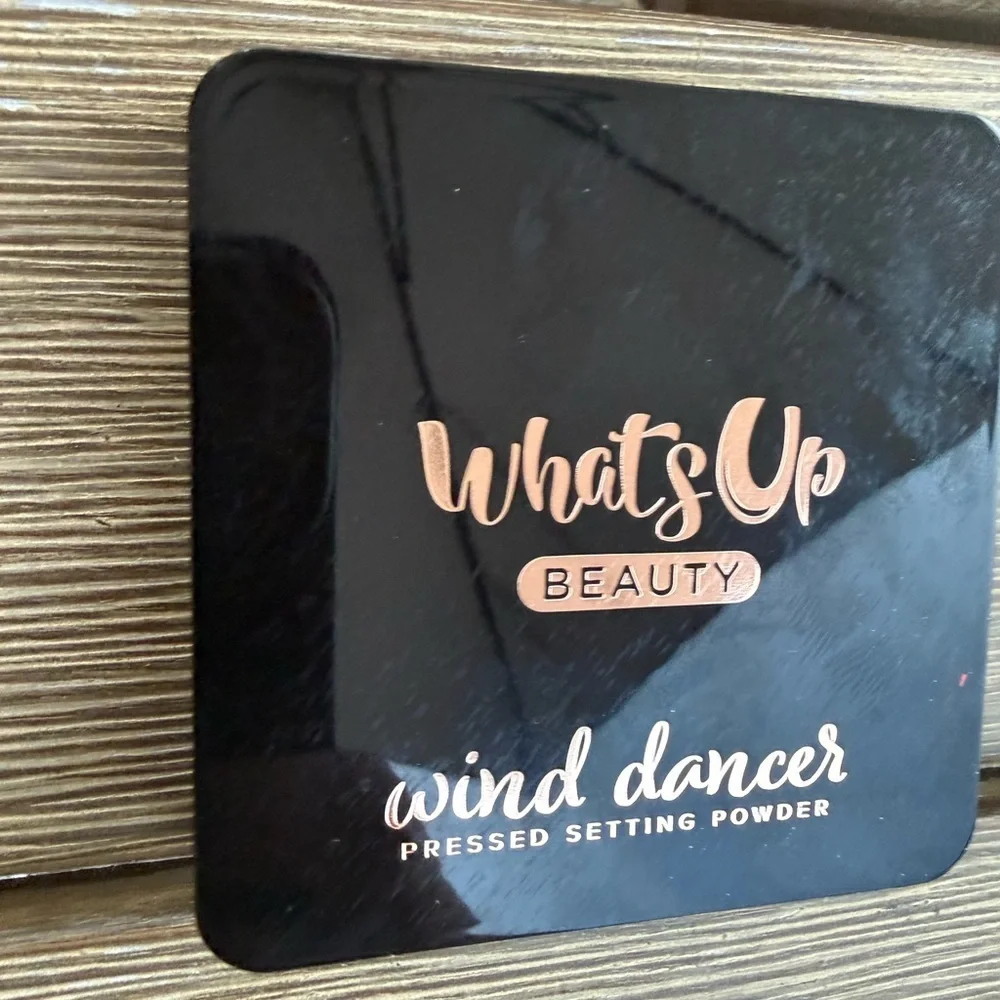 Wind Dancer Pressed Setting Powder - Light